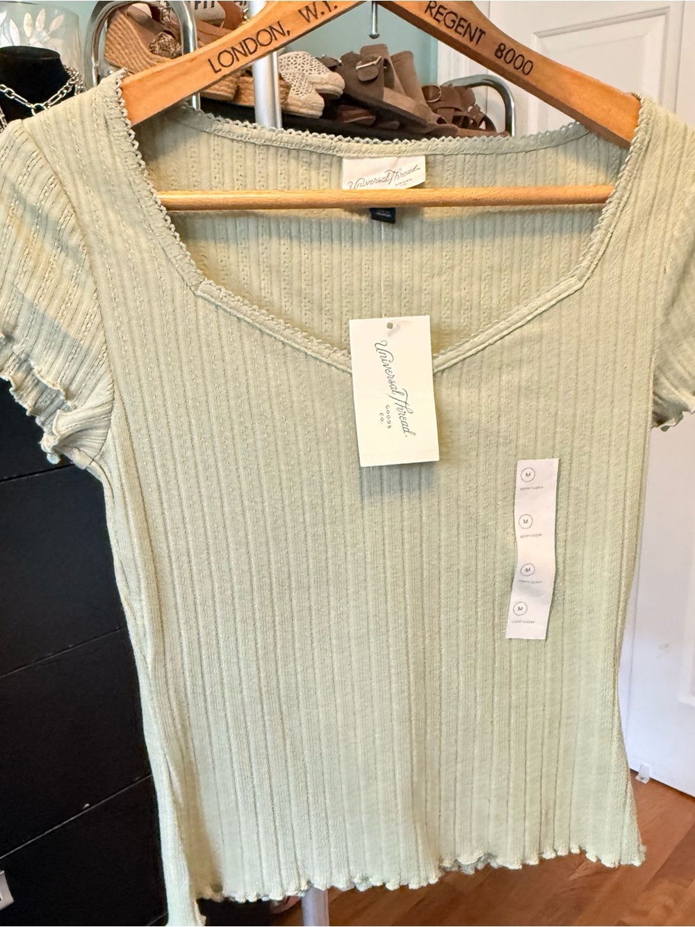Universal Thread Light Sage Ribbed V‑Neck Short Sleeve Top